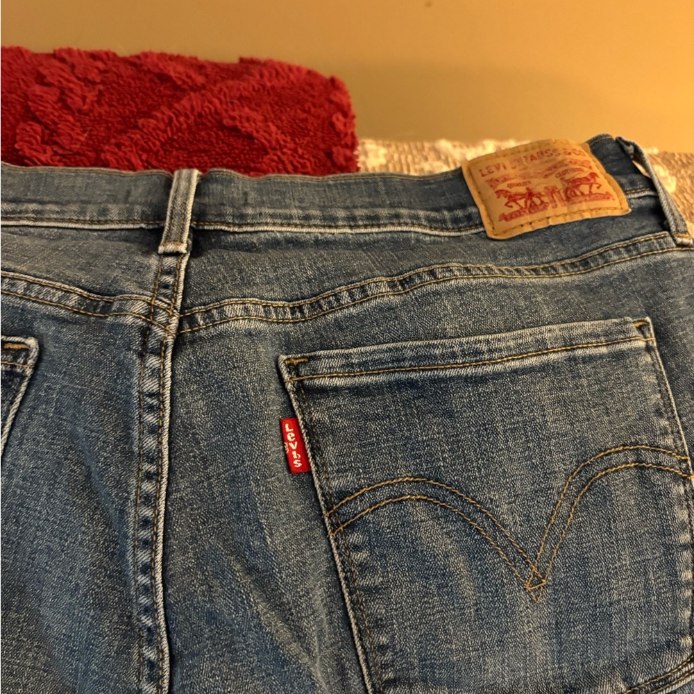 EUC women’s jeans from Levi.